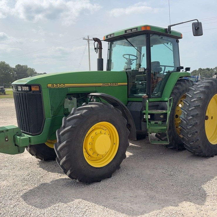 1995 JOHN DEERE 8300