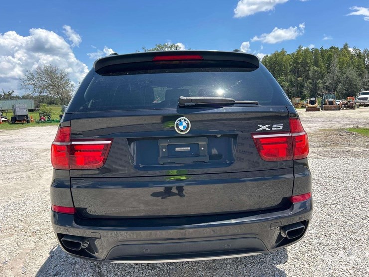 2011-bmw-x5-image-25