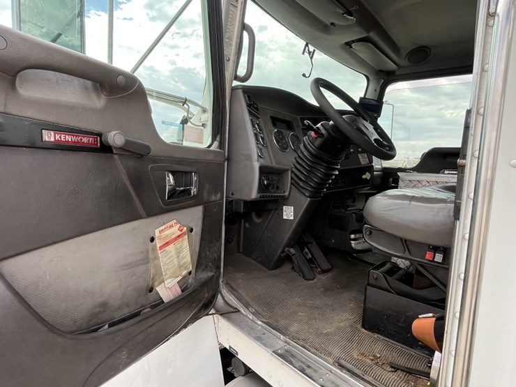 2014-kenworth-t370-image-15