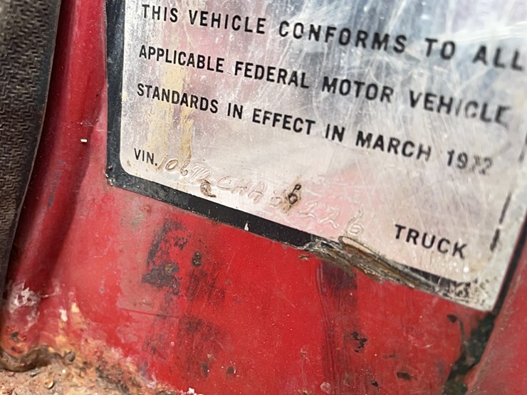 international-1700-fuel-truck-vn:10672cha37226-image-11