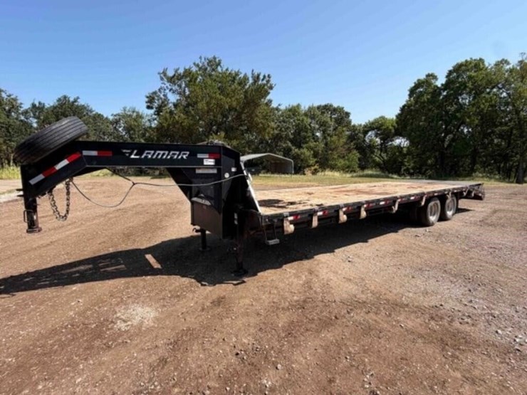 2018-lamar-gooseneck-flatbed-trailer-image-1
