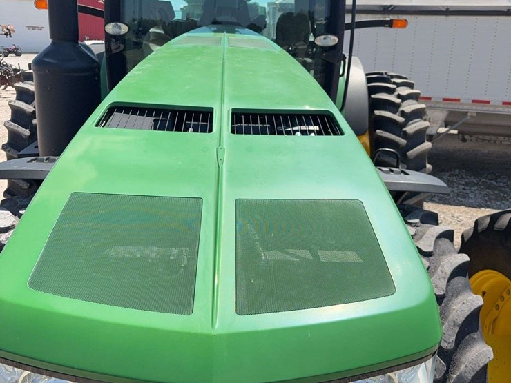 2012-john-deere-8335r-image-22