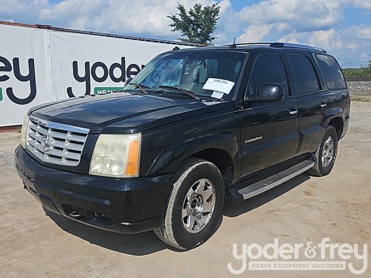 2003-cadillac-escalade-image-1