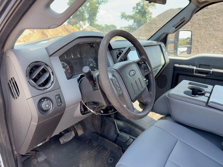 2016-ford-f350-xl-image-24