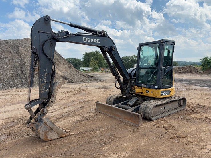 2018-deere-50g-image-1