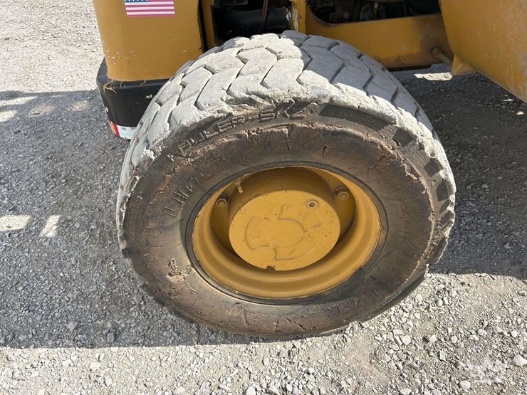2001-eagle-picher-rt80-4wd-8,000lb.-rough-terrain-straight-mast-forklift-image-25