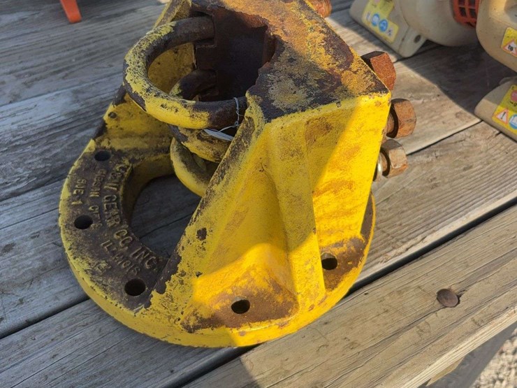 john-deere-338-image-1