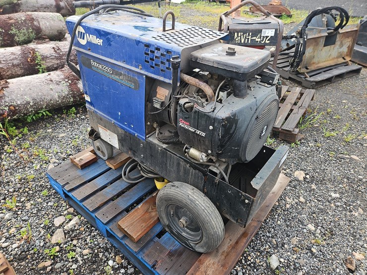 miller-bobcat-225g-image-4