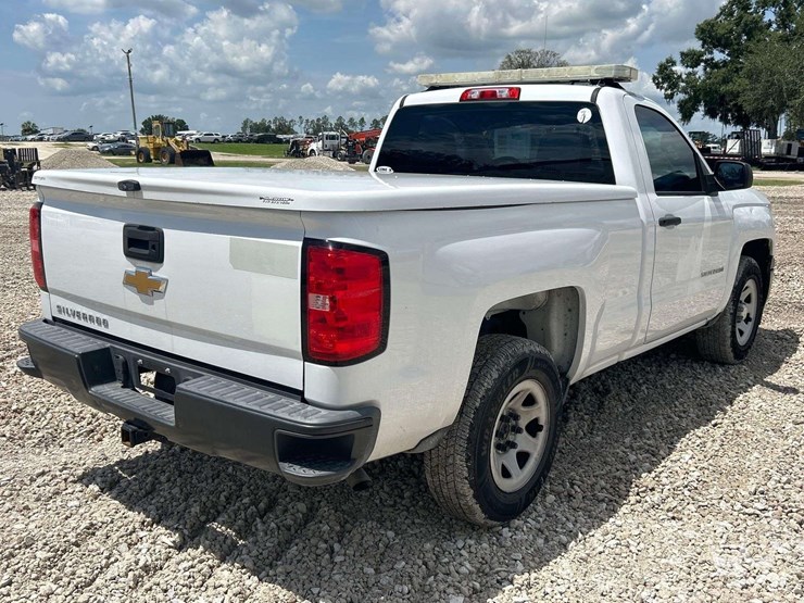 2015-chevrolet-silverado-1500-image-4