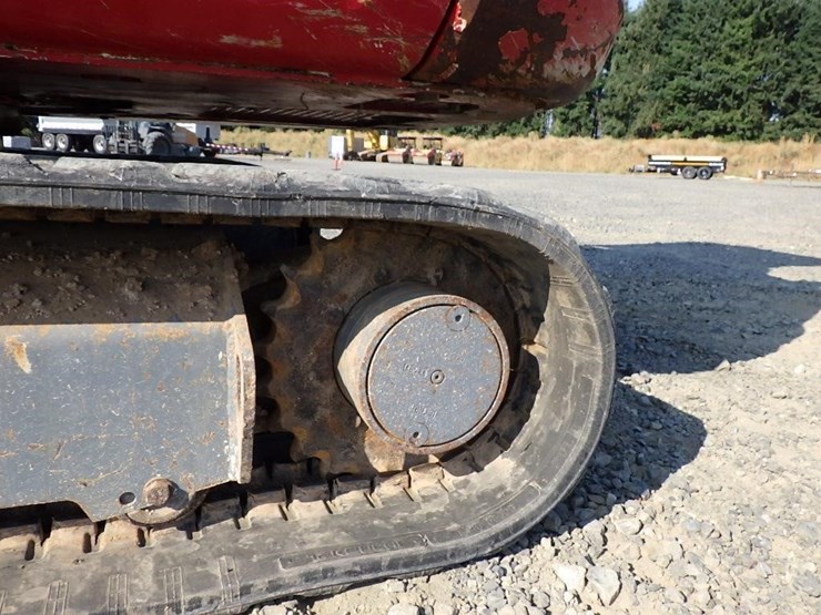 takeuchi-tb240-image-9