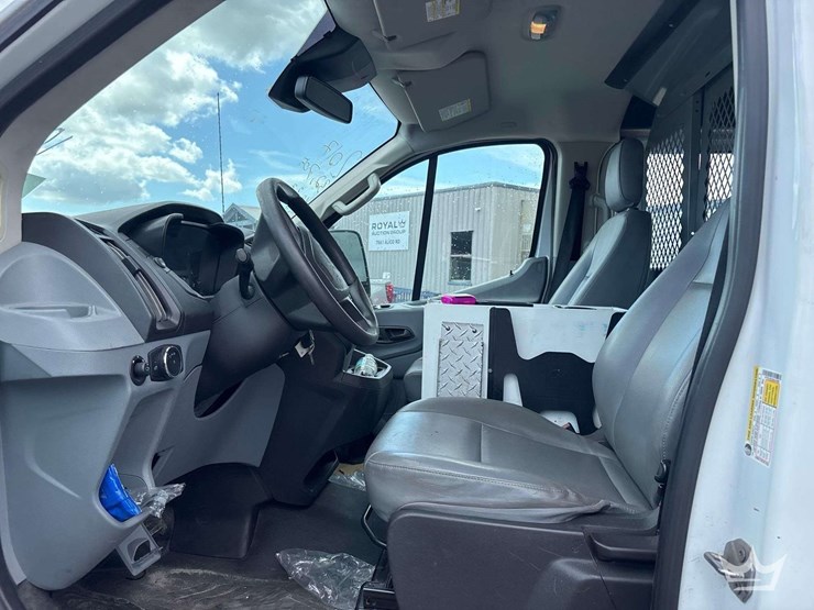 2017-ford-transit-image-16