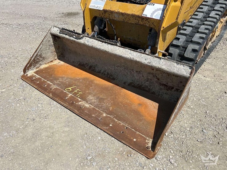 2023-caterpillar-259d3-image-17