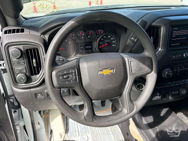 2025-chevrolet-silverado-1500-image-14