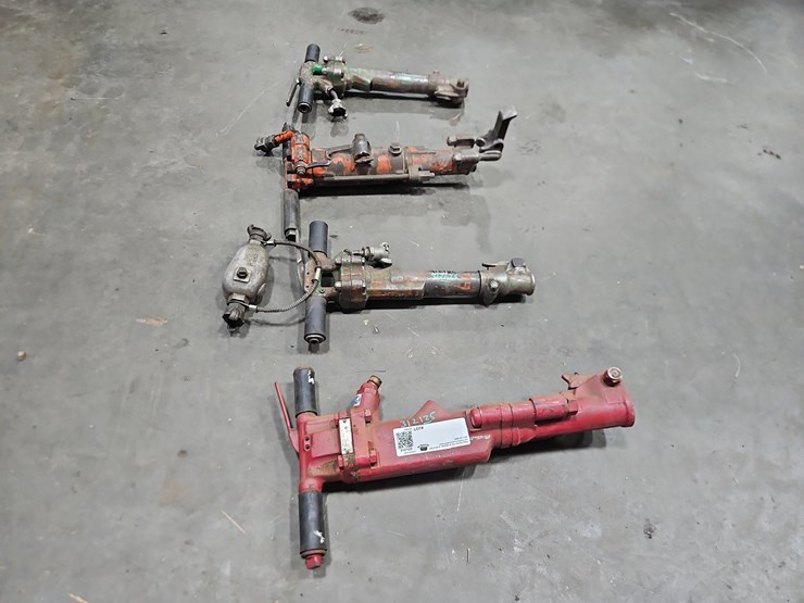 (4)-pnuematic-breaker-hammers-image-1