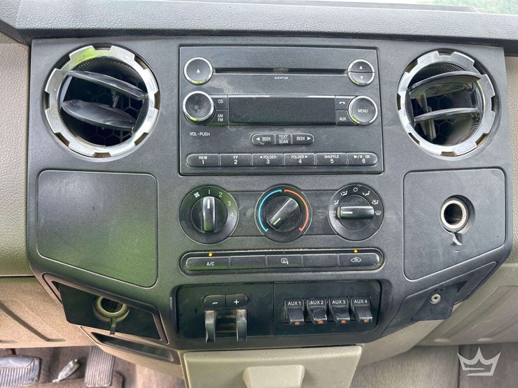 2010-ford-f550-image-16