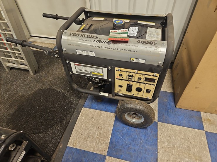 pro-series-4000-generator-image-1