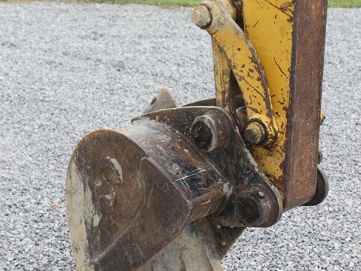 komatsu-pc40mr-2-image-9