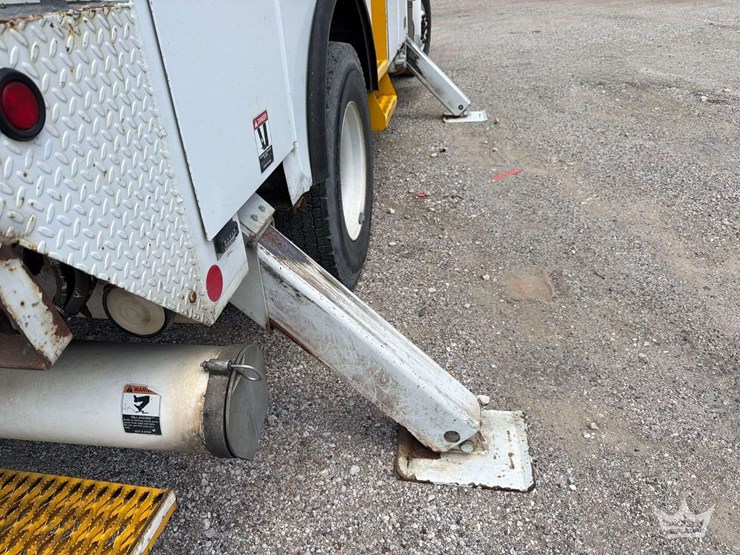 2014-international-durastar-4300-image-23