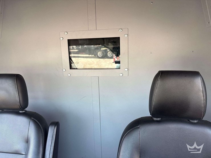 2022-ford-transit-image-14