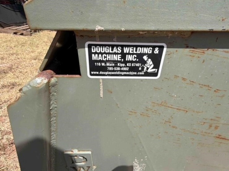 dwm-skid-steer-concrete-bucket-image-8