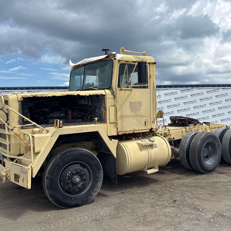 1983 AM GENERAL M915A1