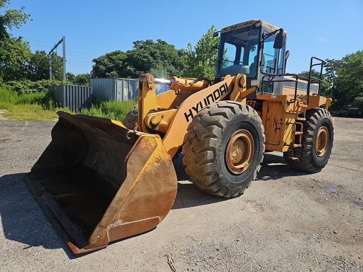 2004-hyundai-hl770-image-1