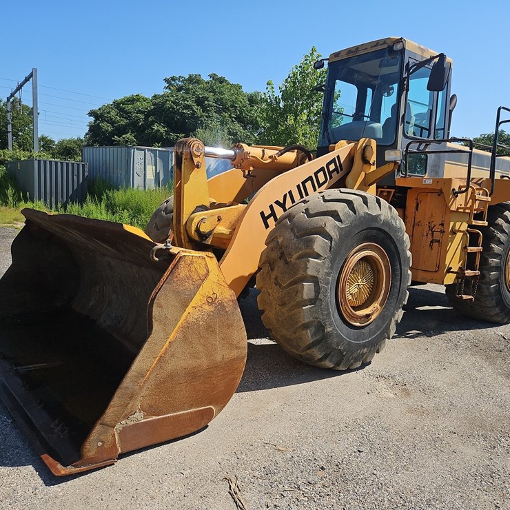 2004 HYUNDAI HL770