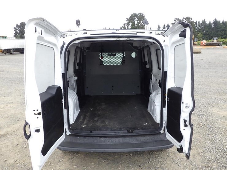 2017-ram-promaster-city-image-13