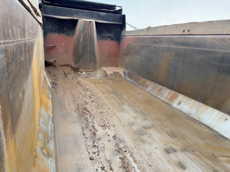 2021-volvo-vhd-tri/a-dump-truck-image-25