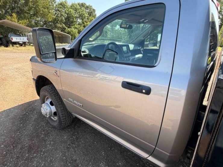 2019-ram-3500-tradesman-image-25