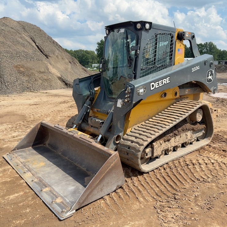 2023 DEERE 333G