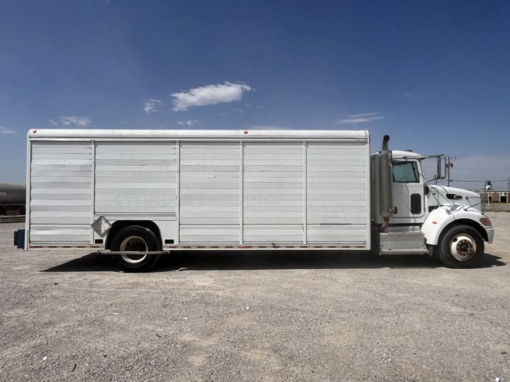 2012-peterbilt-337-image-4