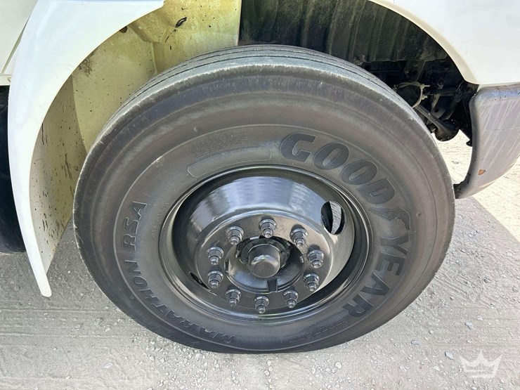 2006-international-durastar-4300-image-40