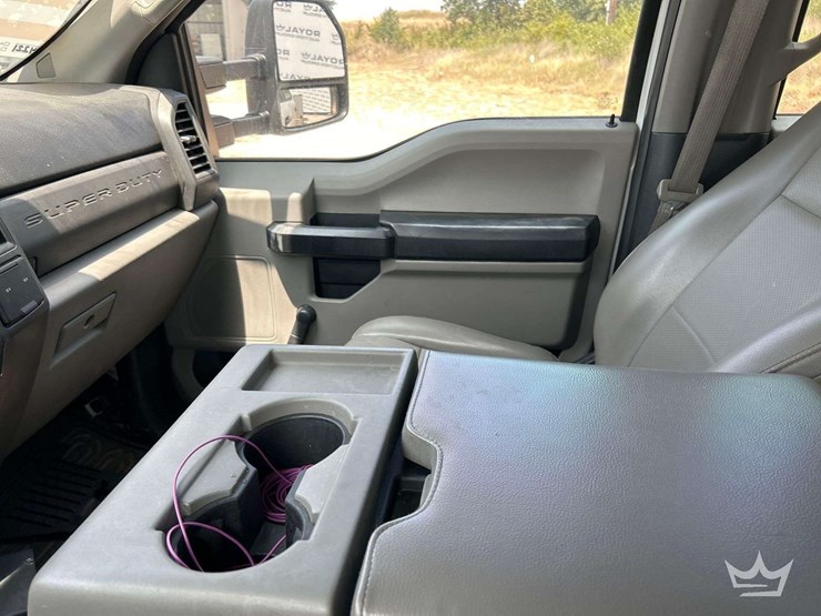 2017-ford-f550-image-18