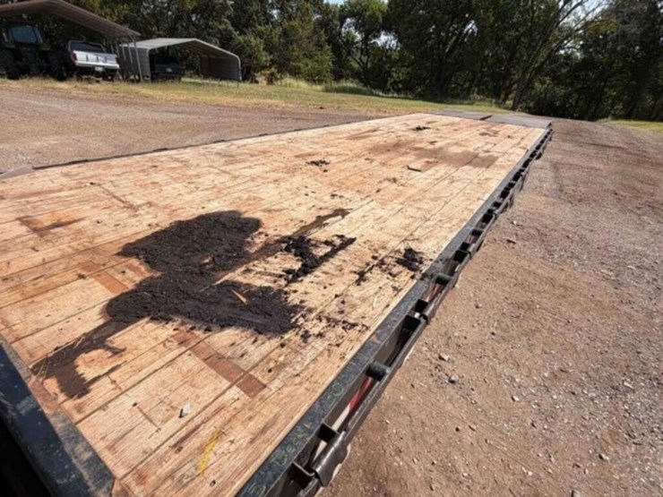 2018-lamar-gooseneck-flatbed-trailer-image-2