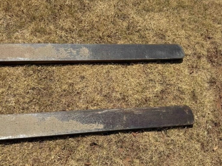 heavy-duty-skid-steer-pallet-forks-image-5
