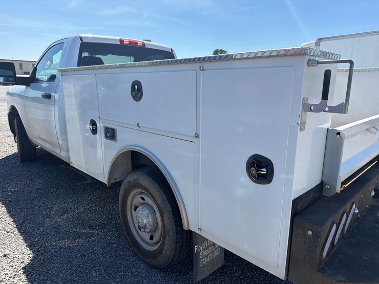 2024-ram-2500-tradesman-image-13