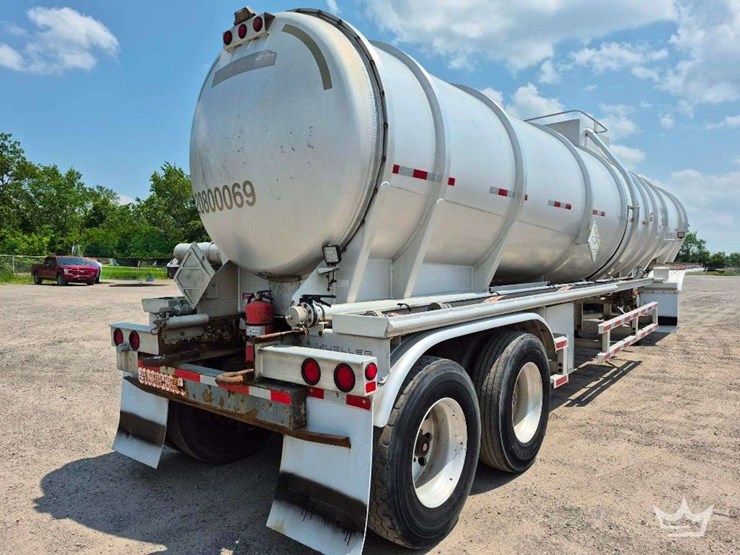 2014-mueller-8,400-gallon-t/a-chemical-tanker-trailer-image-3