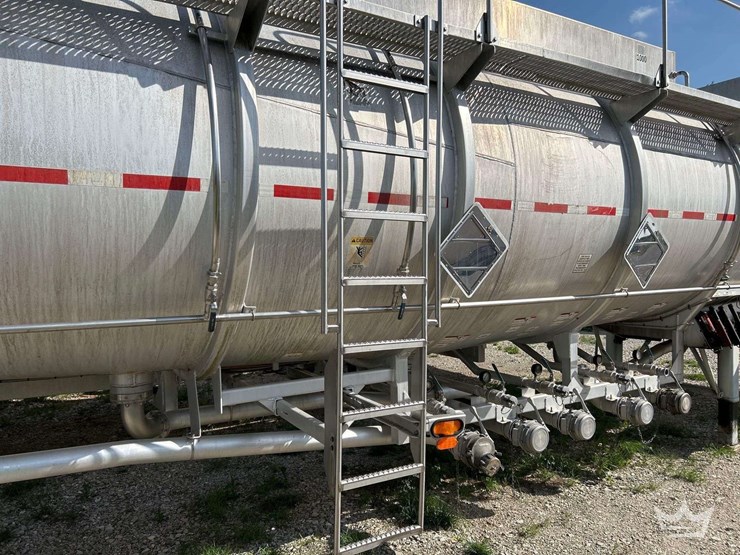 2010-brenner-aluminum-407-t/a-chemical-tanker-trailer-image-13