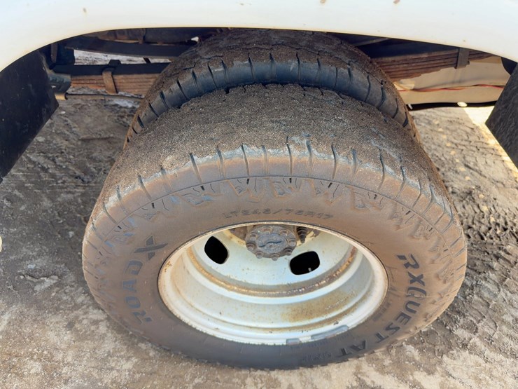 2016-ford-f350-xl-image-10