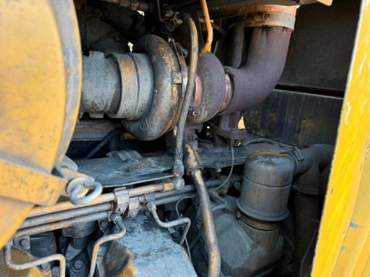 caterpillar-992g-image-22