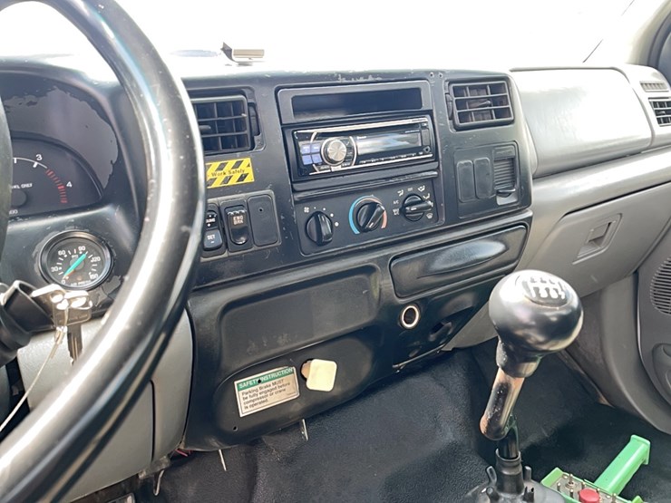 2005-ford-f650-image-17
