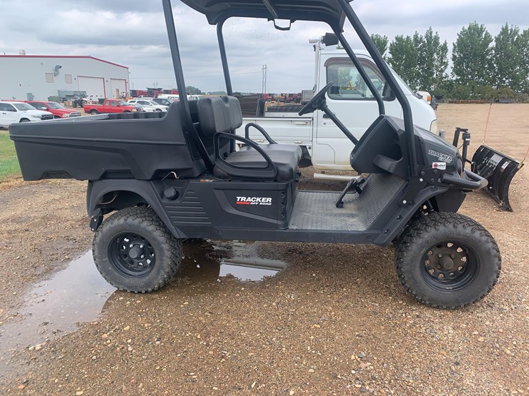 tracker-ox-400-utv-image-4