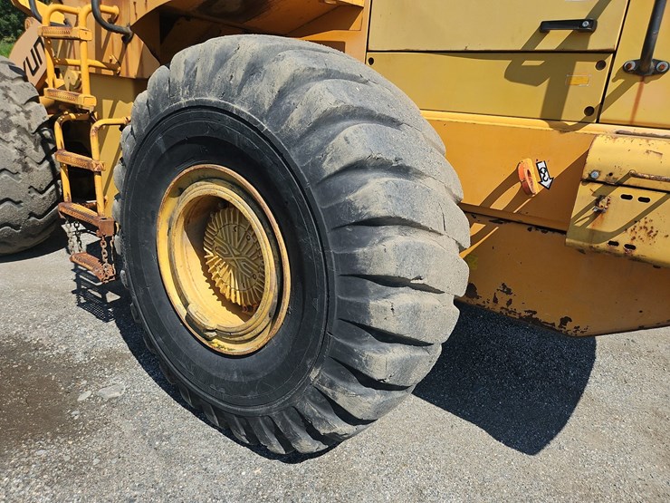 2004-hyundai-hl770-image-14