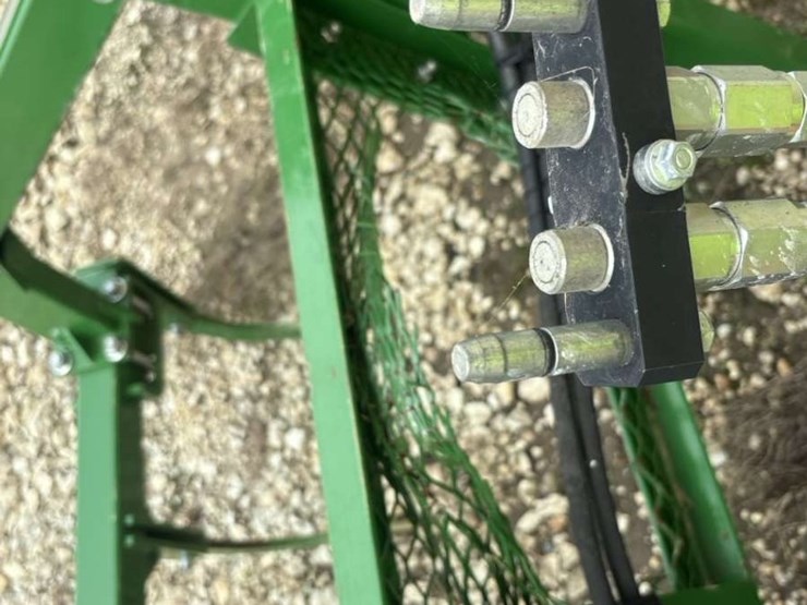 #680-•-loader-bucket-grapple-image-2