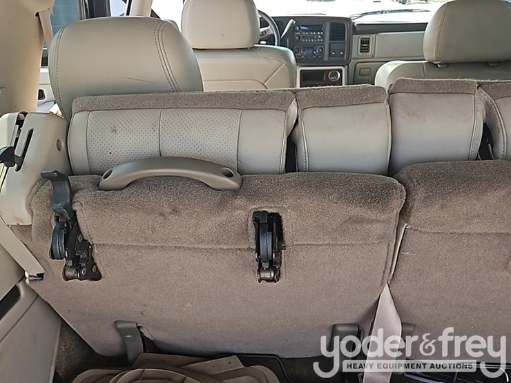 2003-cadillac-escalade-image-23