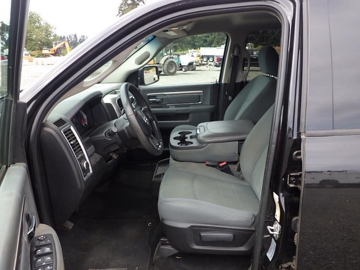 2017-dodge-2500-image-25