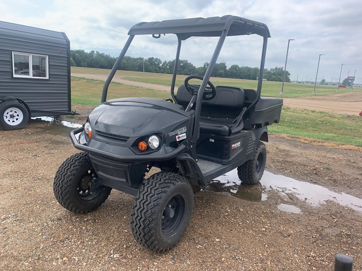 tracker-ox-400-utv-image-1