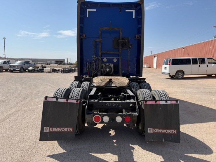 2020-kenworth-t680-image-10