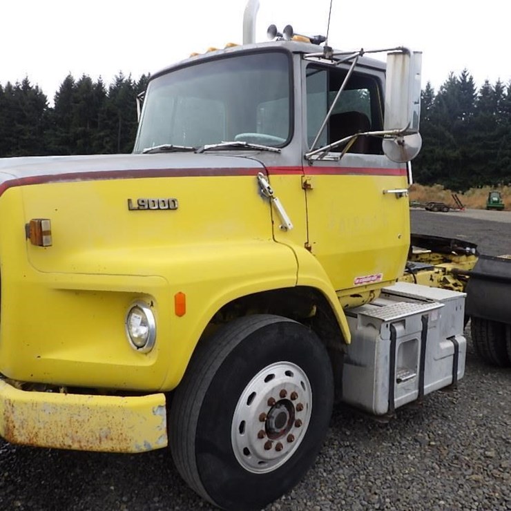 1989 FORD L9000